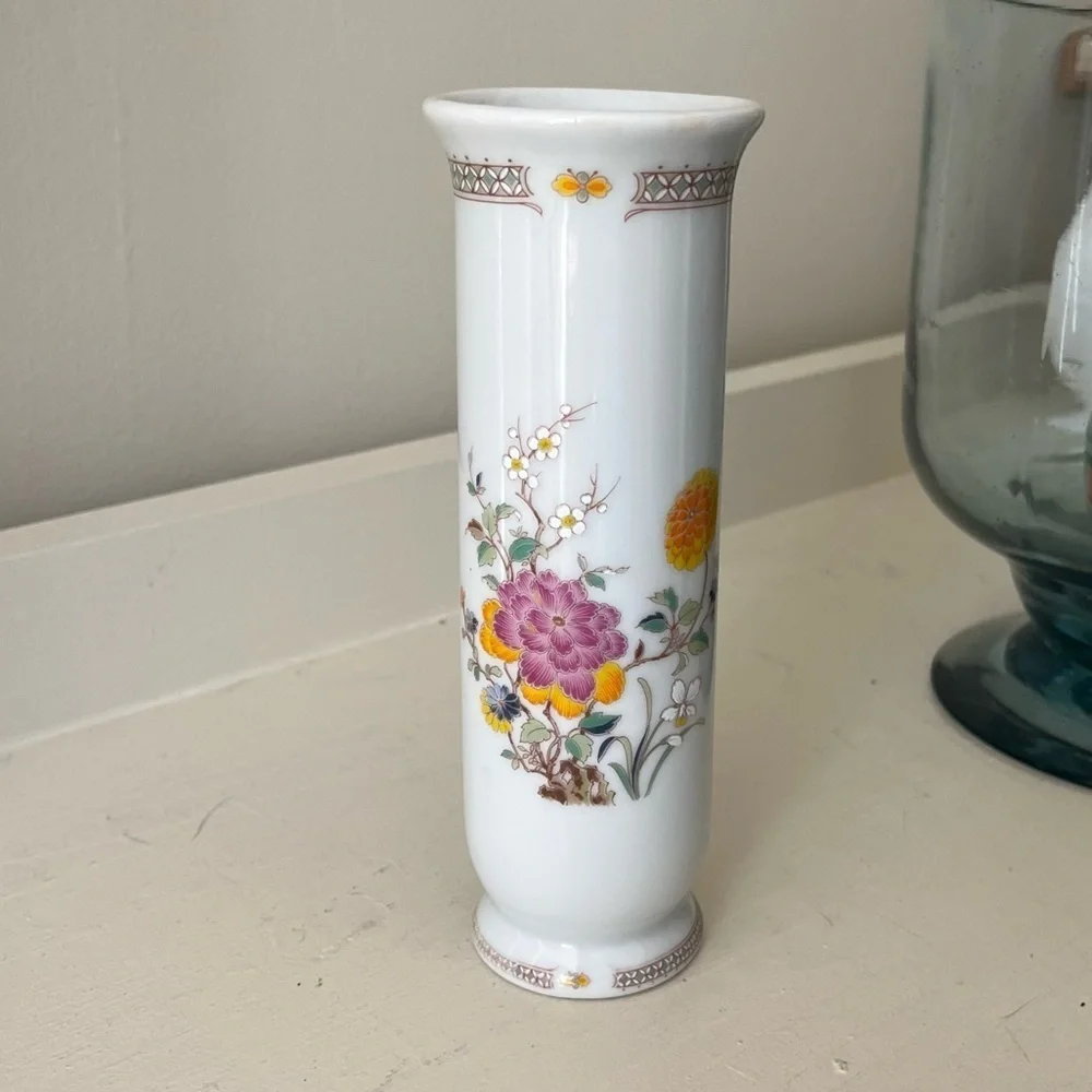 Trina Floral White Porcelain Vase Made in Japan